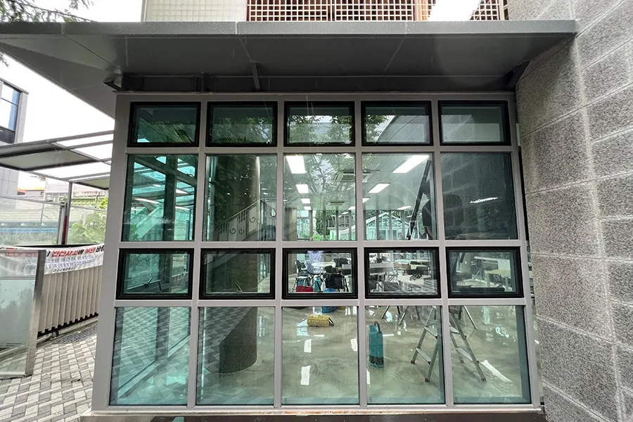 대구 도서관 다각형 프레임 통유리 파사드 시공 현장