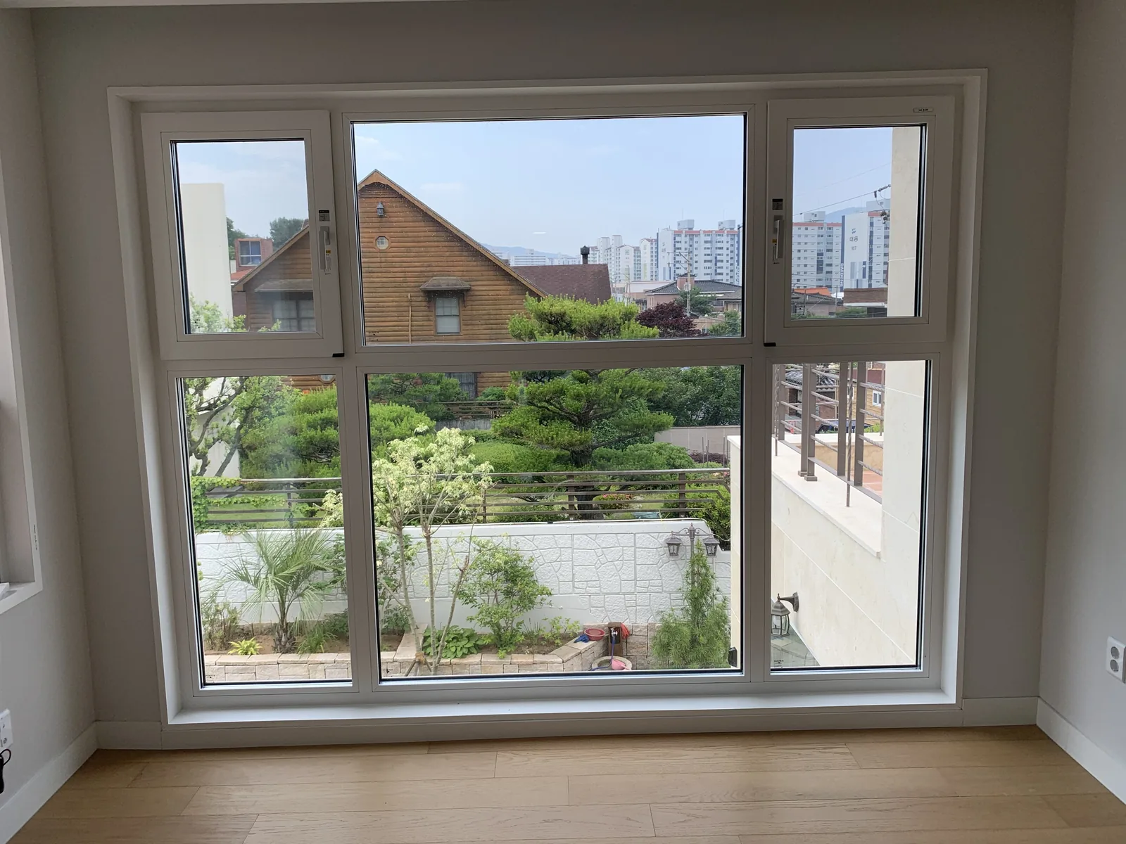 속초 단독주택 거실 창 조망 시공사례
